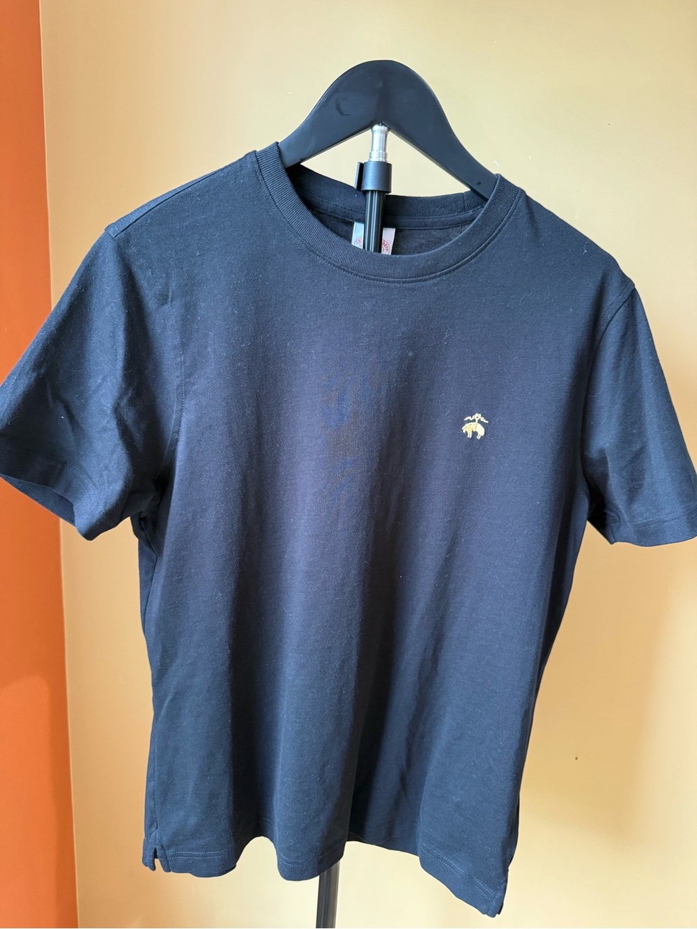 Brooks Brothers Classic Men's Black Crew Neck T-Shirt with Subtle Embroidery